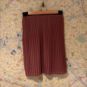 Mossimo mauve pleated skirt